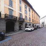 Casa Angela Semesterbostad Bergamo
